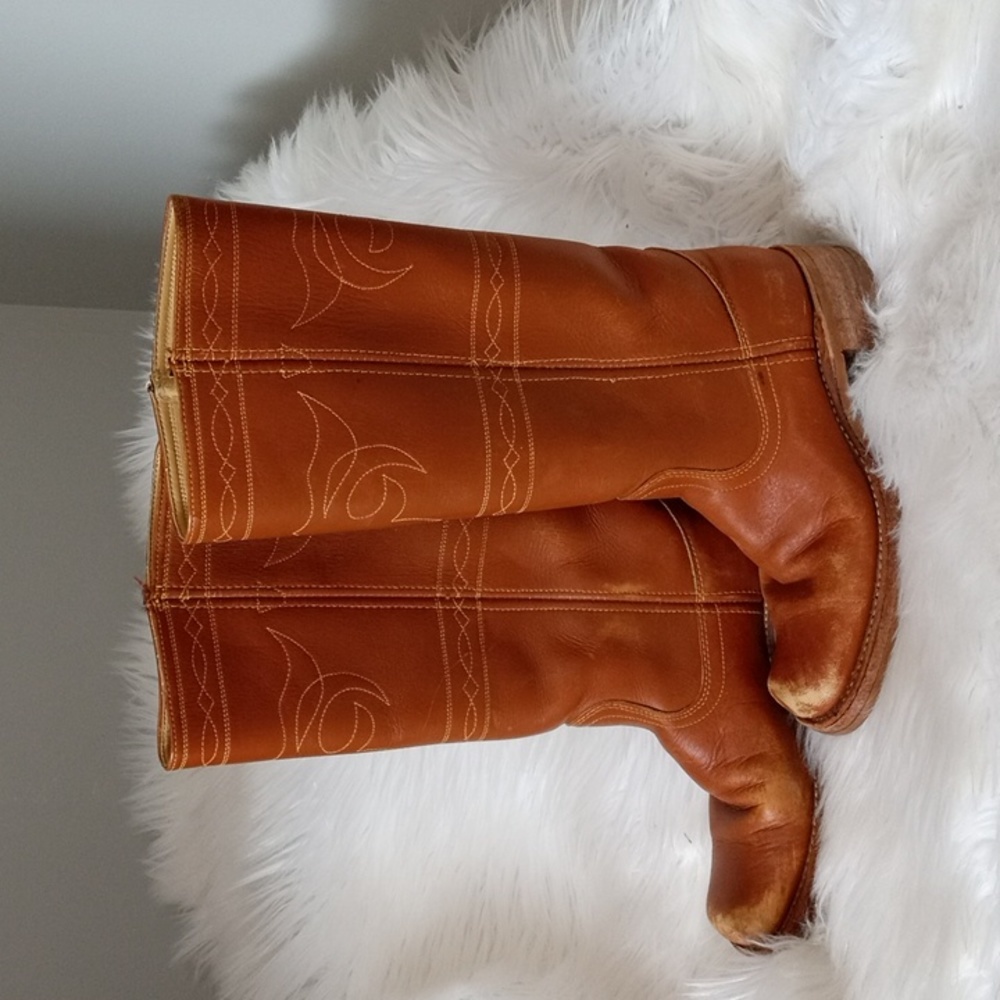 Boots, size 7, detailed stitching